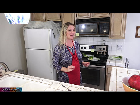 ❤️ Stepmom milking him in the kitchen before his date. Fucking video at en-gb.bestsexporno.ru ❌️