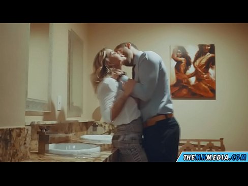 ❤️ When a busty blonde seduces you in a public toilet Fucking video at en-gb.bestsexporno.ru ❌️